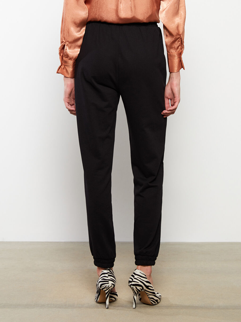 Women's Elasticated Waist Plain Jogger Sweatpants-2