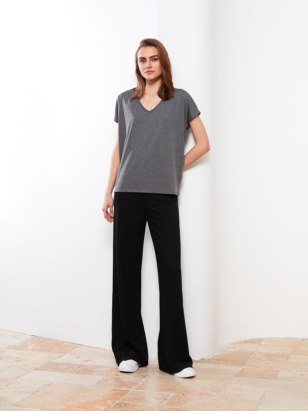 Siyah Kadın Beli Lastikli Düz Eşofman Altı-1