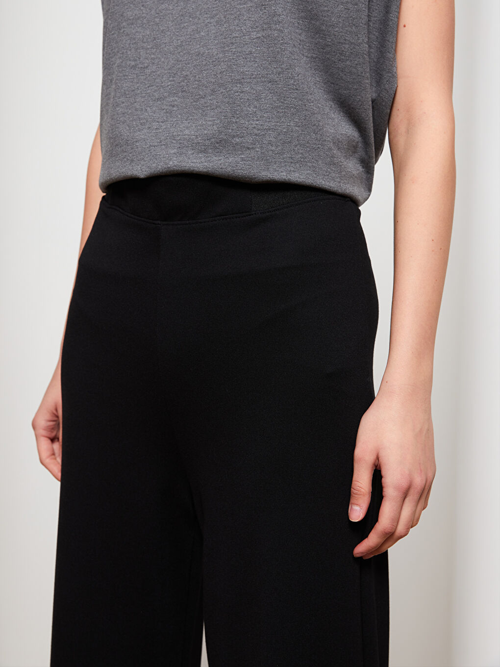 Siyah Kadın Beli Lastikli Düz Eşofman Altı-2