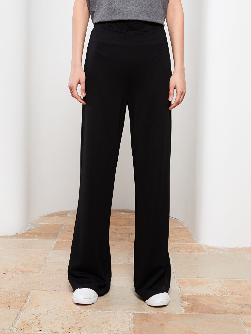 Siyah Kadın Beli Lastikli Düz Eşofman Altı-3