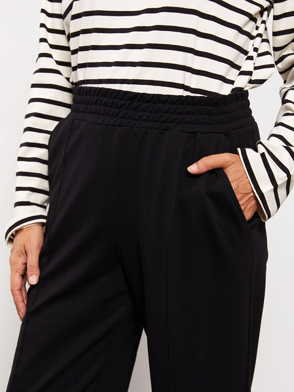 LC Waikiki Elastic Waist Standard Fit Plain Cotton Women's Sweatpants -W25951Z8-CVL