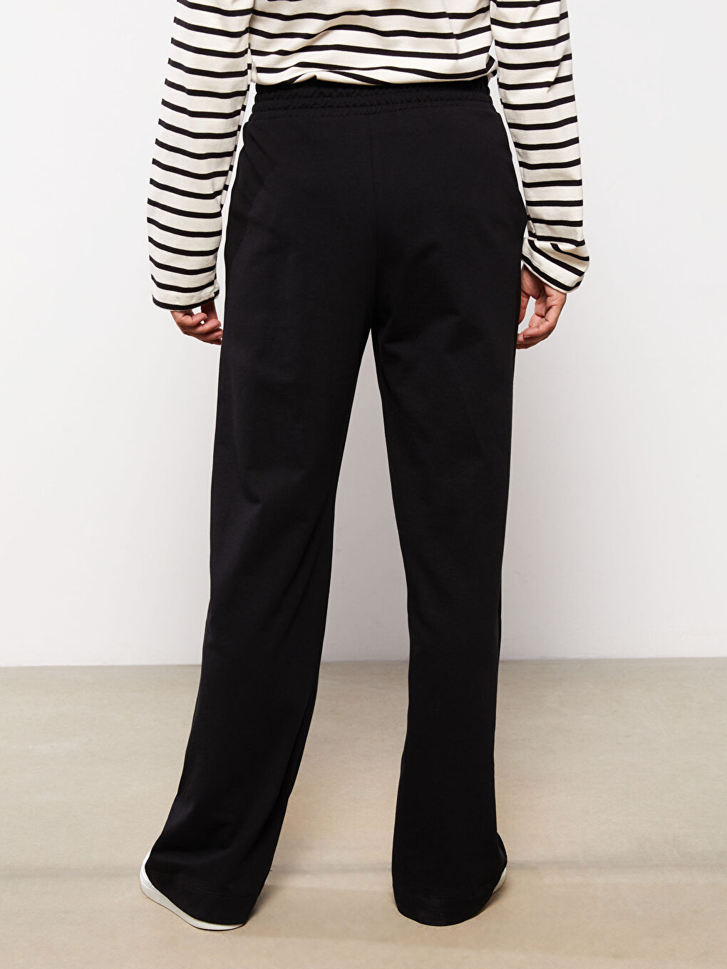 LC Waikiki Elastic Waist Standard Fit Plain Cotton Women's Sweatpants -W25951Z8-CVL
