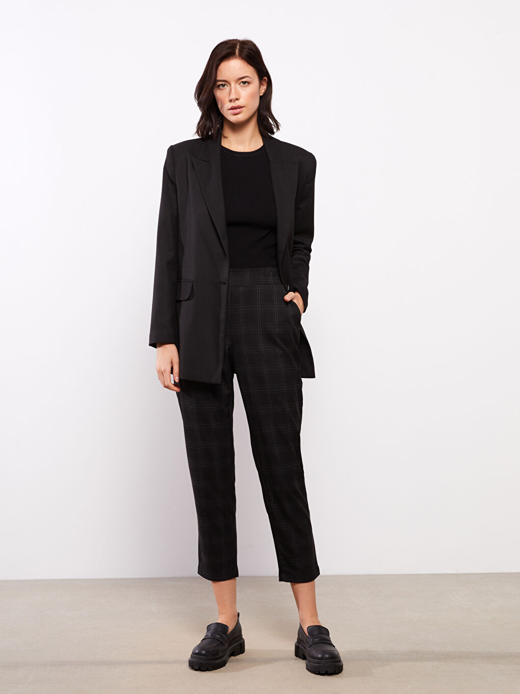 Carrot Fit Plaid Women's Trousers-1