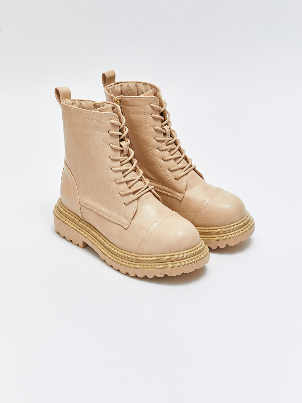 Bej Deri Görünümlü Bağcıklı ve Fermuarlı Kadın Kar Botu