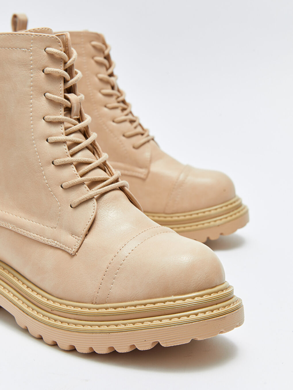 Bej Deri Görünümlü Bağcıklı ve Fermuarlı Kadın Kar Botu-2