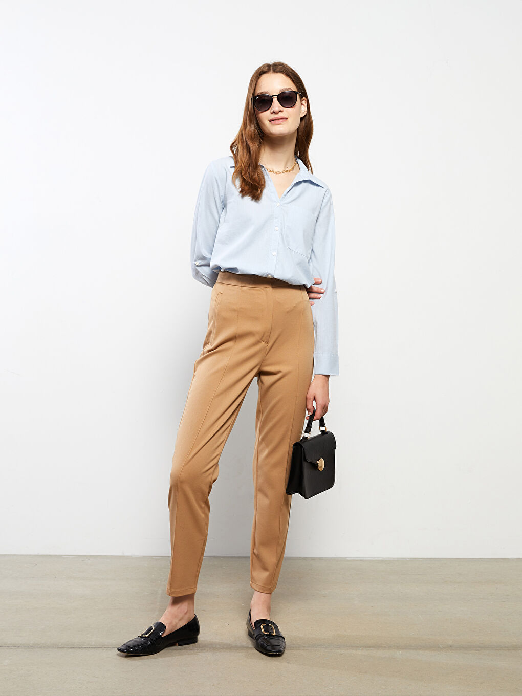 Bej Standart Fit Düz Cep Detaylı Kadın Pantolon-1