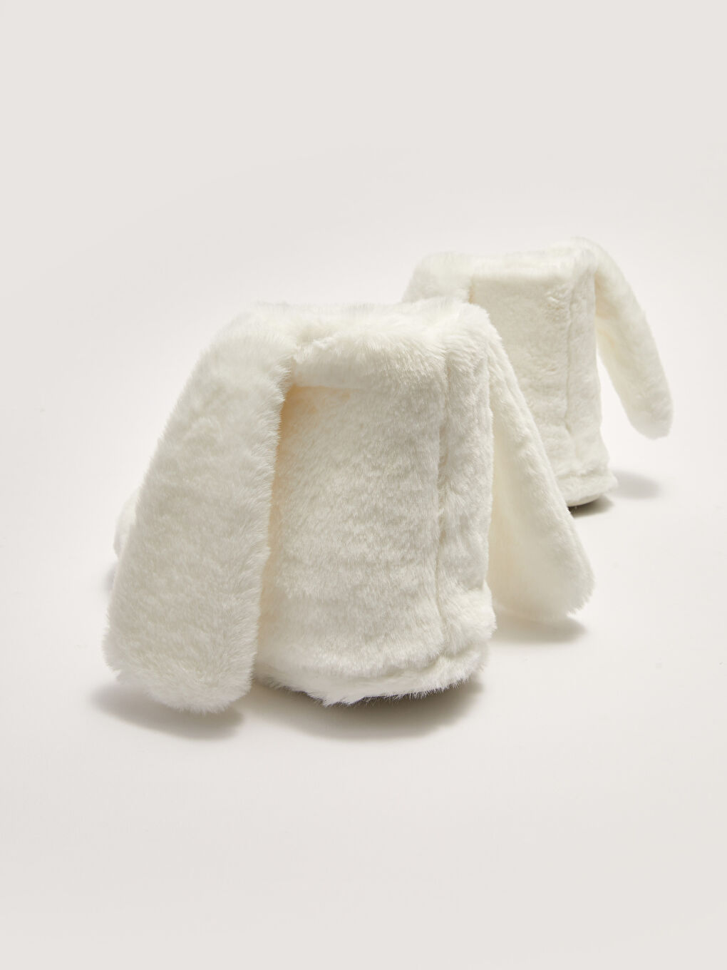 Ekru 3D Aplike Detaylı Pelüş Kadın Ev Botu-4