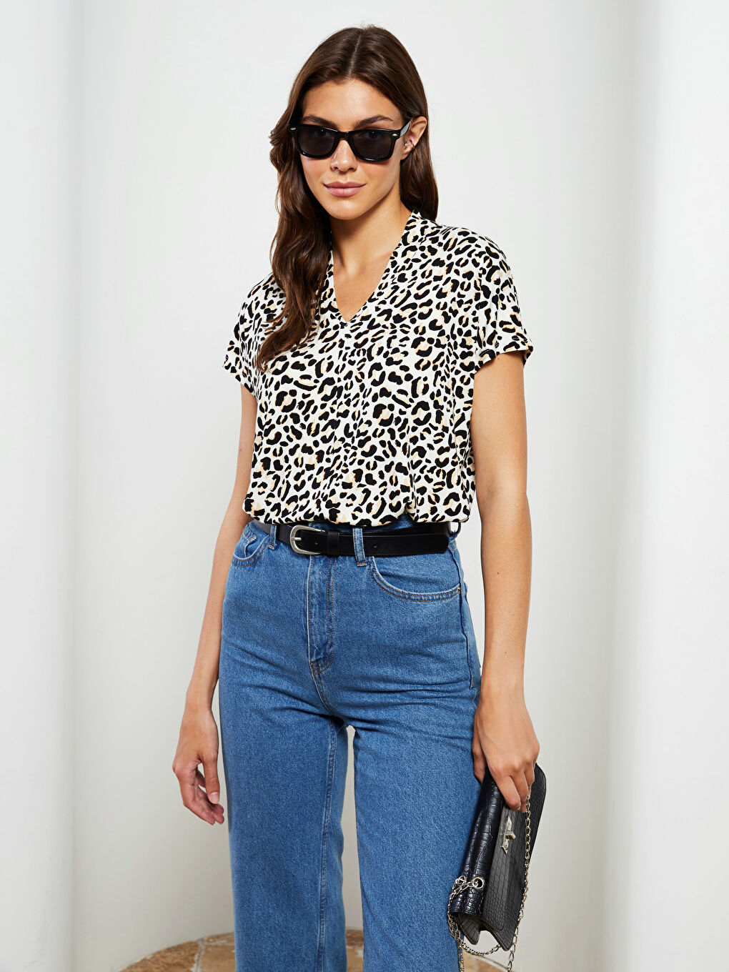 Karışık V Yaka Düz Kısa Kollu Kadın Bluz-1