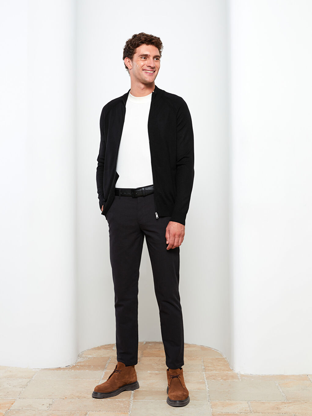 Siyah Standart Kalıp Dik Yaka Erkek Triko Hırka-1