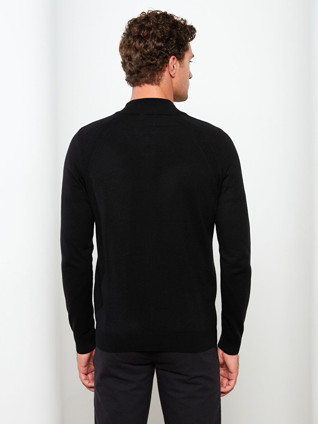 Siyah Standart Kalıp Dik Yaka Erkek Triko Hırka-4