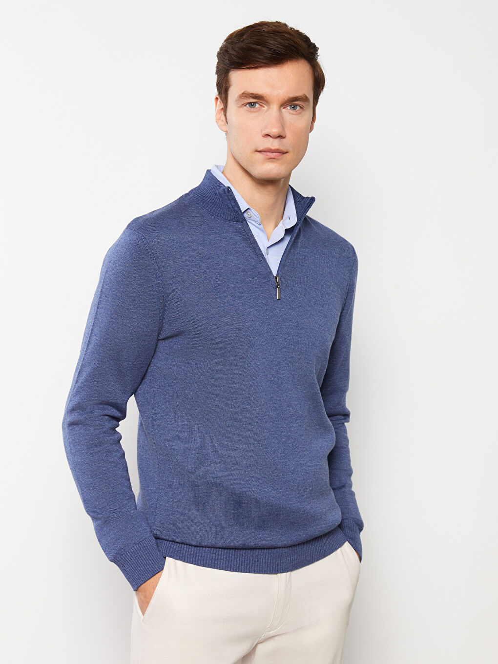 Светр з коміром-воронкою та довгим рукавом для чоловіків
