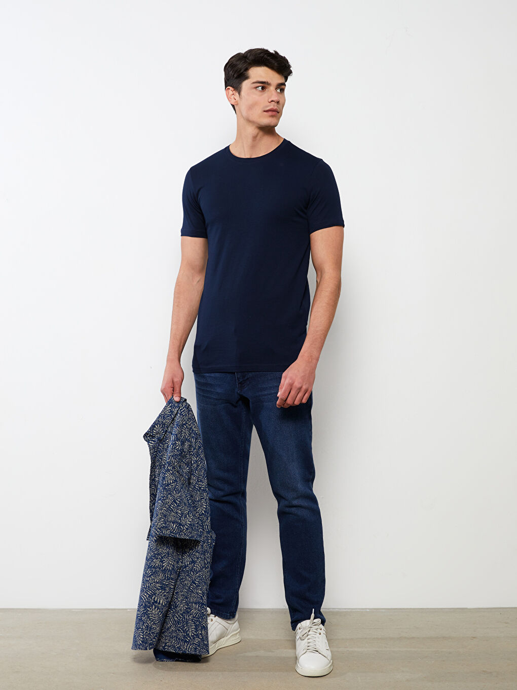 LCWAIKIKI Basic T-shirt pour Hommes en Jersey à Col Rond -W26302Z8-DWP