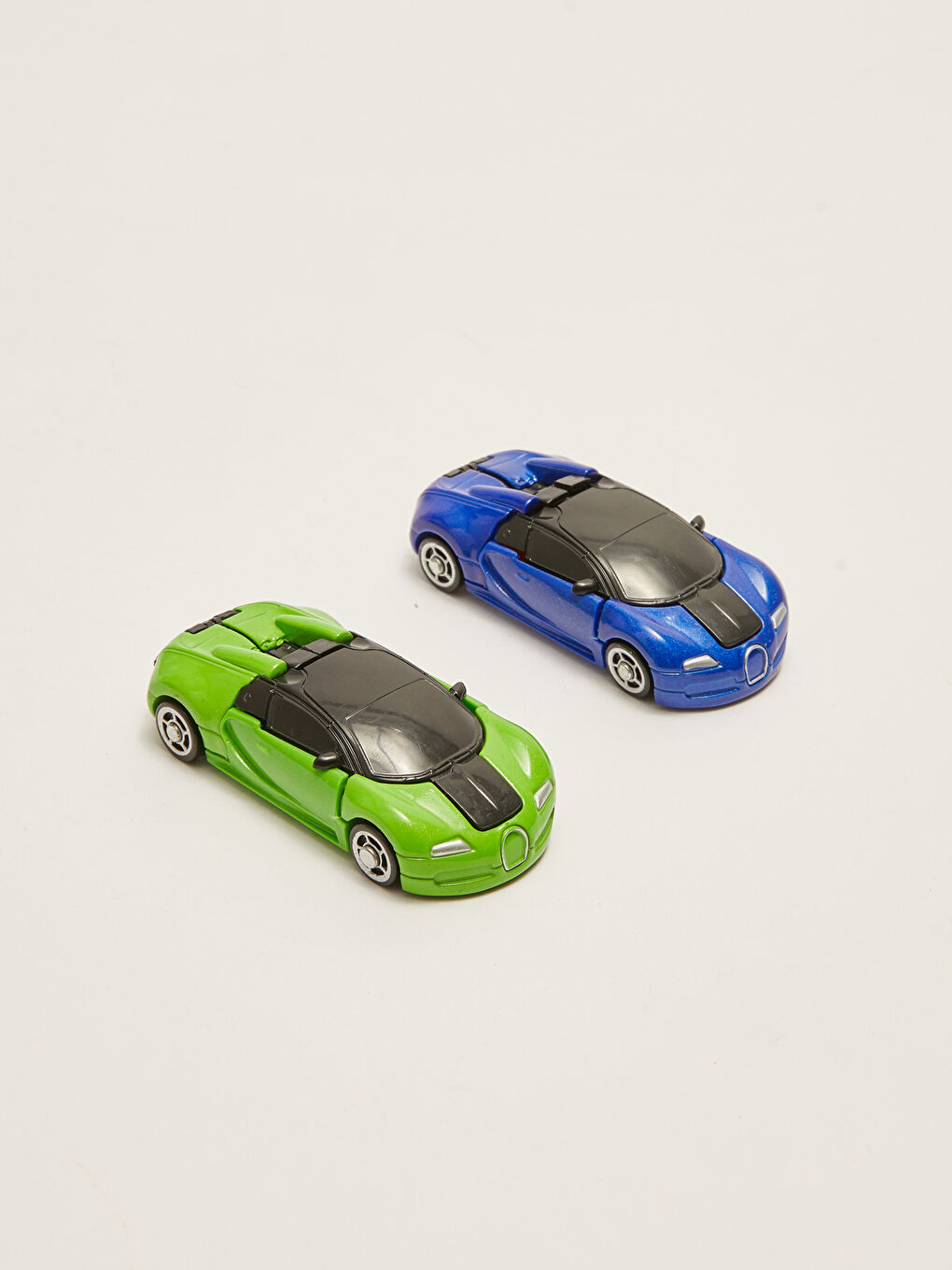 Arabaya Dönüşen Oyuncak Robot-7