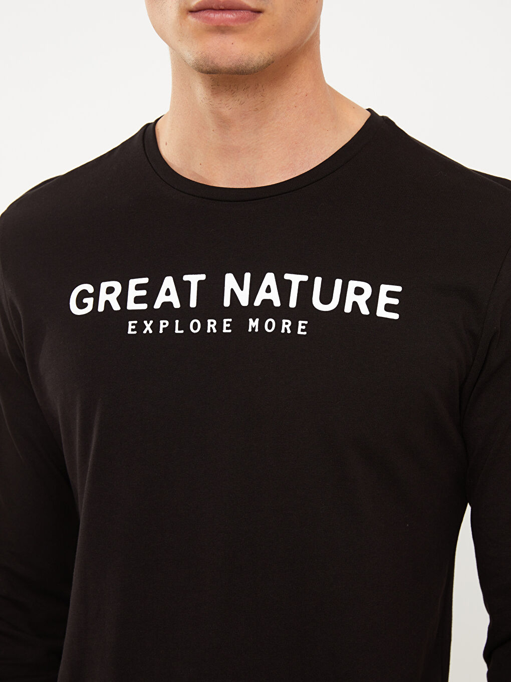 تيشيرت كم طويل مطبوع بياقة دائرية للرجال-3