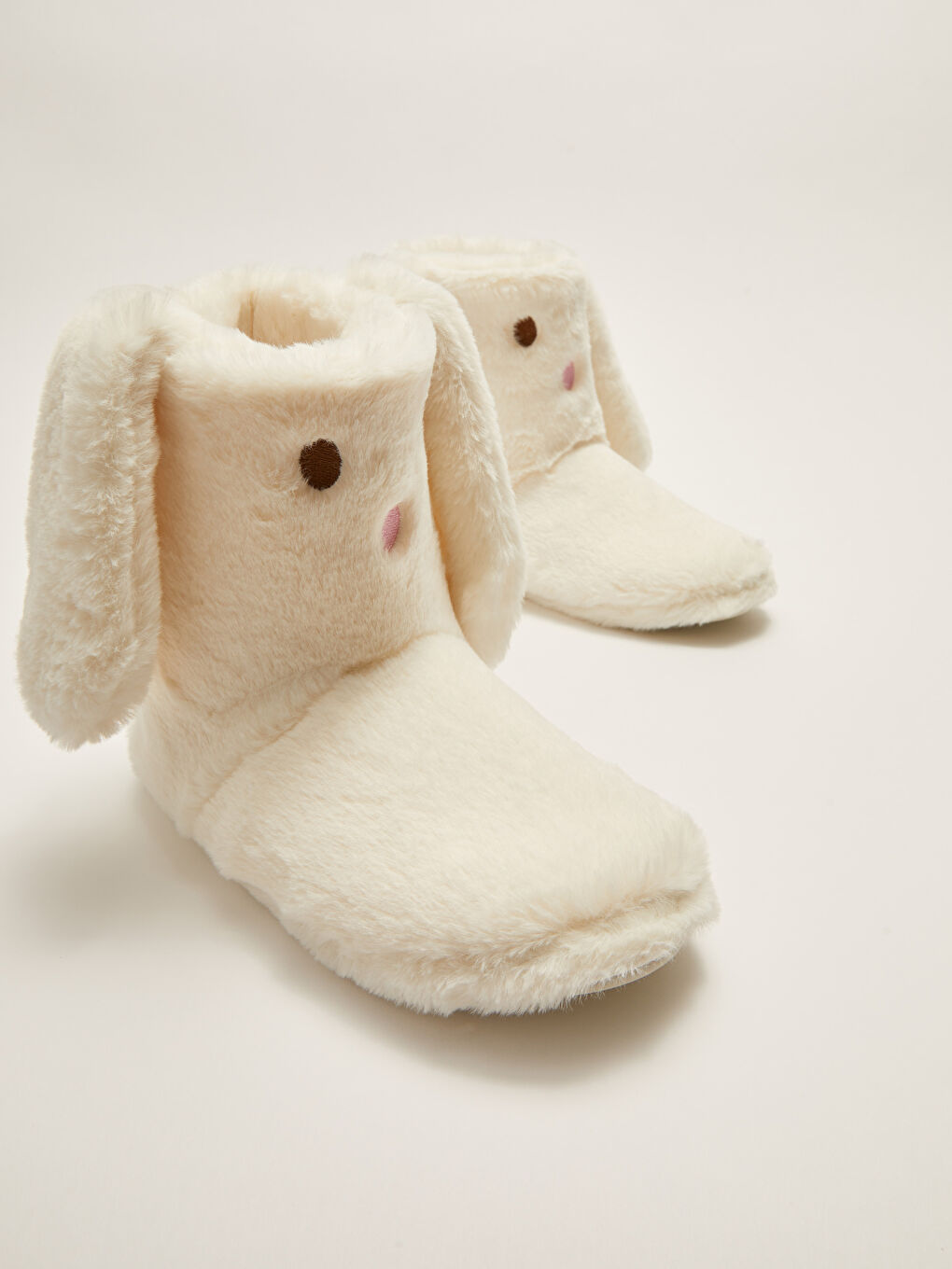 Ekru Nakışlı Kadın Tavşan Figürlü Ev Botu-2