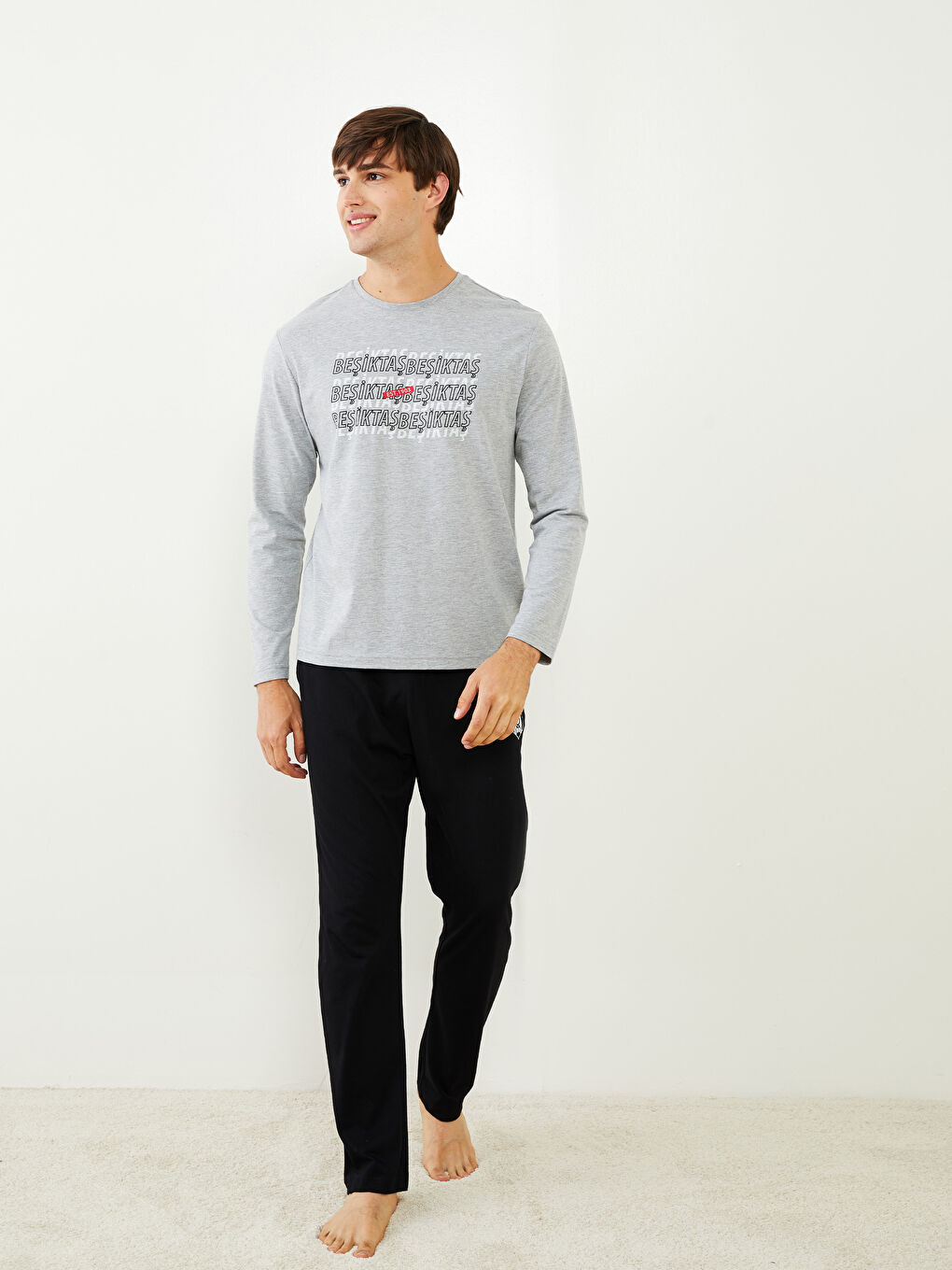 Gri Standart Kalıp Beşiktaş Baskılı Erkek Taraftar Pijama Takımı-2