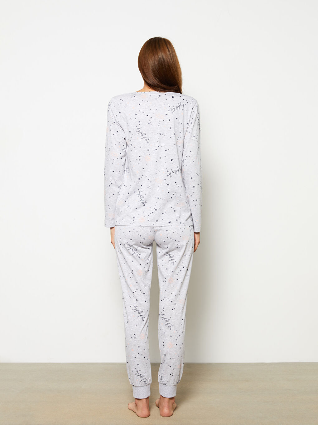 Gri Bağlamalı Yaka Desenli Kadın Pijama Takımı-4