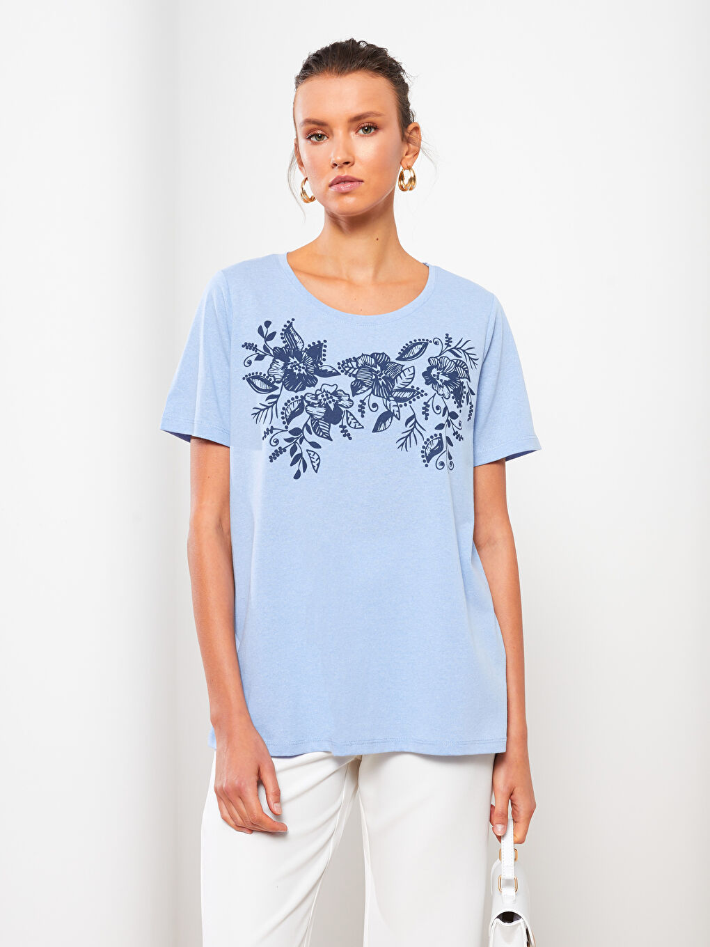 تيشيرت نسائي برقبة دائرية وأكمام قصيرة مطبوع-2