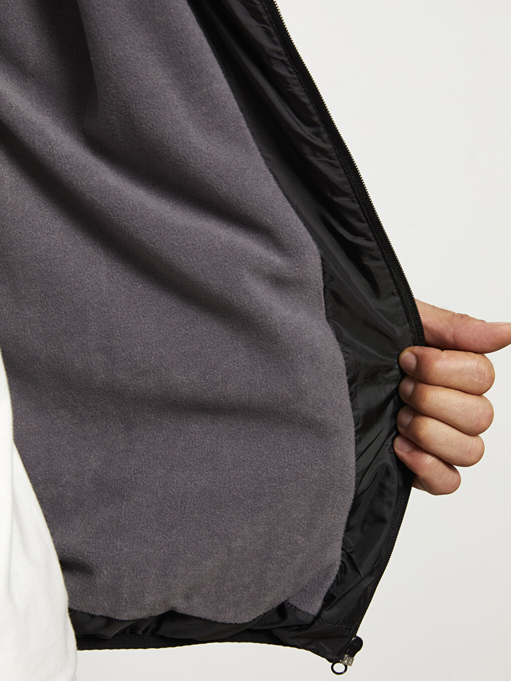 Siyah Standart Kalıp Kapüşonlu Erkek Şişme Mont-3