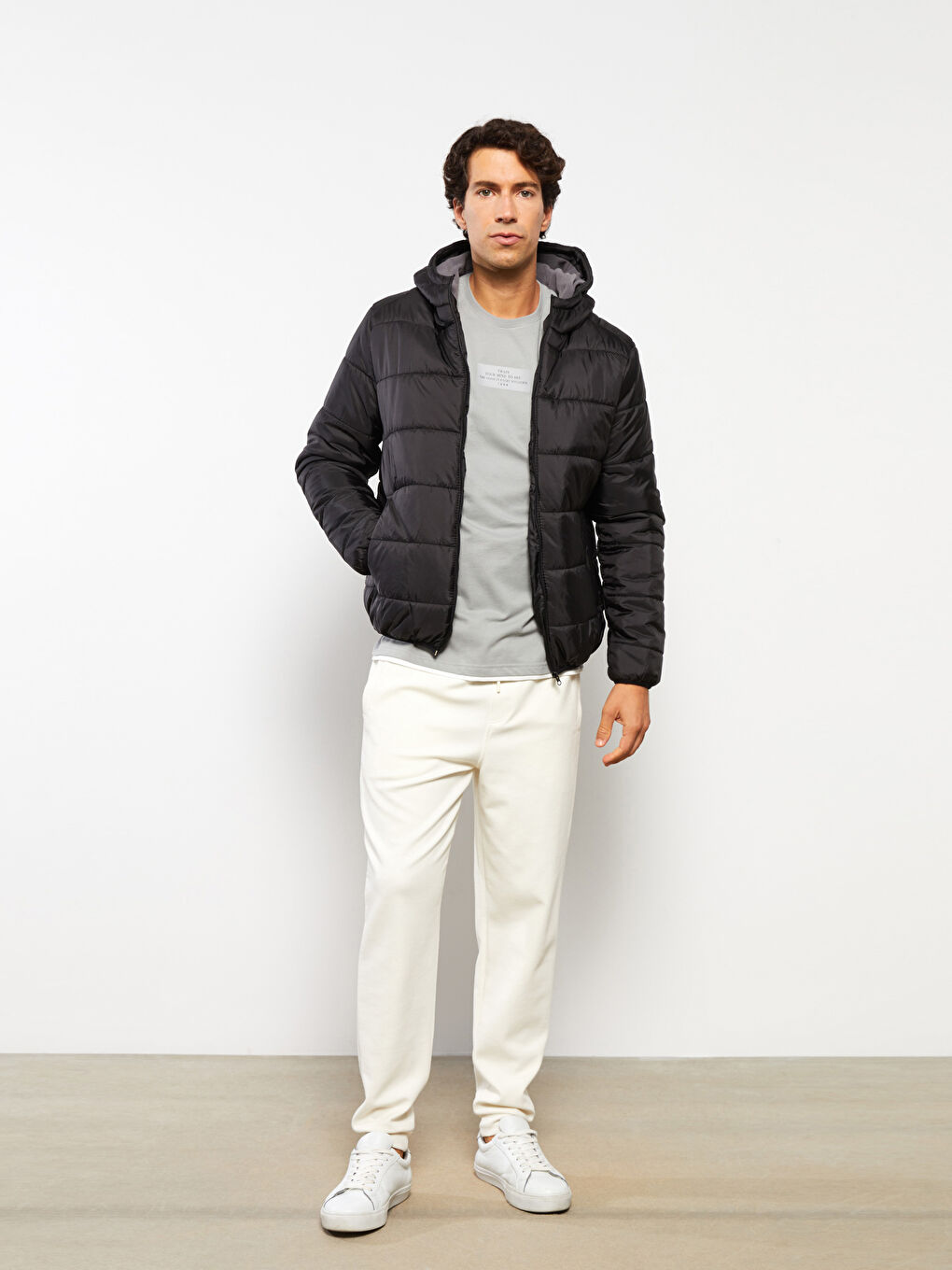 Siyah Standart Kalıp Kapüşonlu Erkek Şişme Mont-2