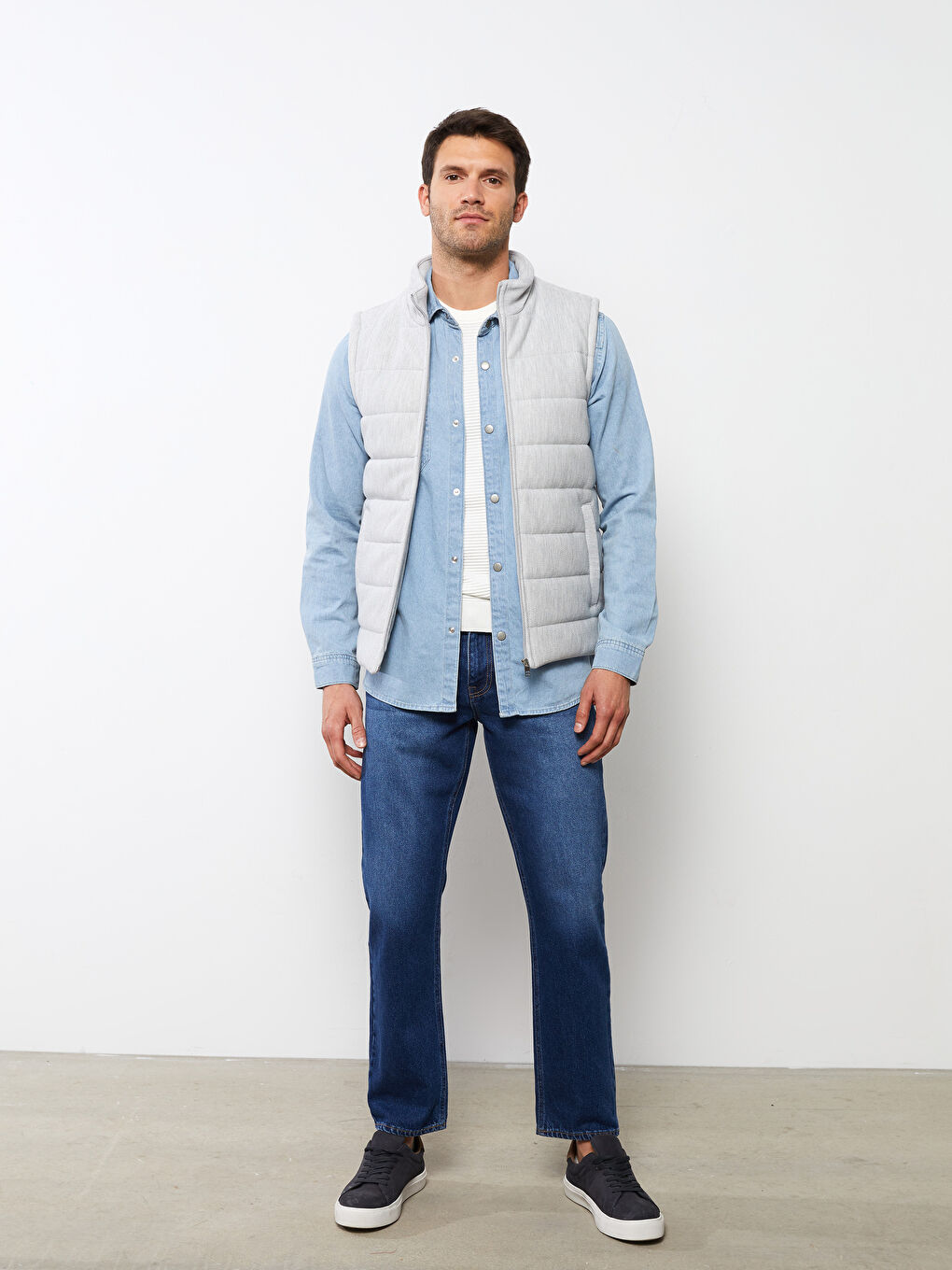 Gri Standart Kalıp Dik Yaka Erkek Yelek-3