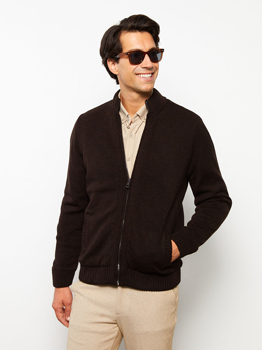 Kahverengi Standart Kalıp Dik Yaka Uzun Kollu Erkek Triko Hırka-1