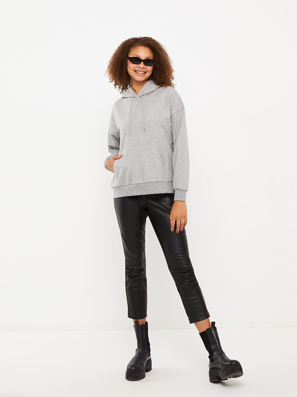 LCW Vision Kapuzensweatshirt Schlicht Langarm Für Damen -W26550Z8-EEZ
