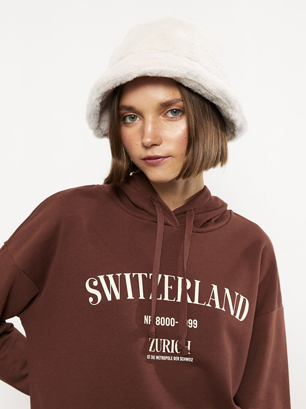 Kahverengi Kapüşonlu Baskılı Uzun Kollu Kadın Sweatshirt