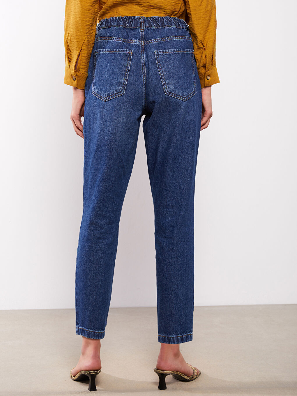 LCWAIKIKI Classic Women's Wideleg Straight Jeans -W26655Z8-H45