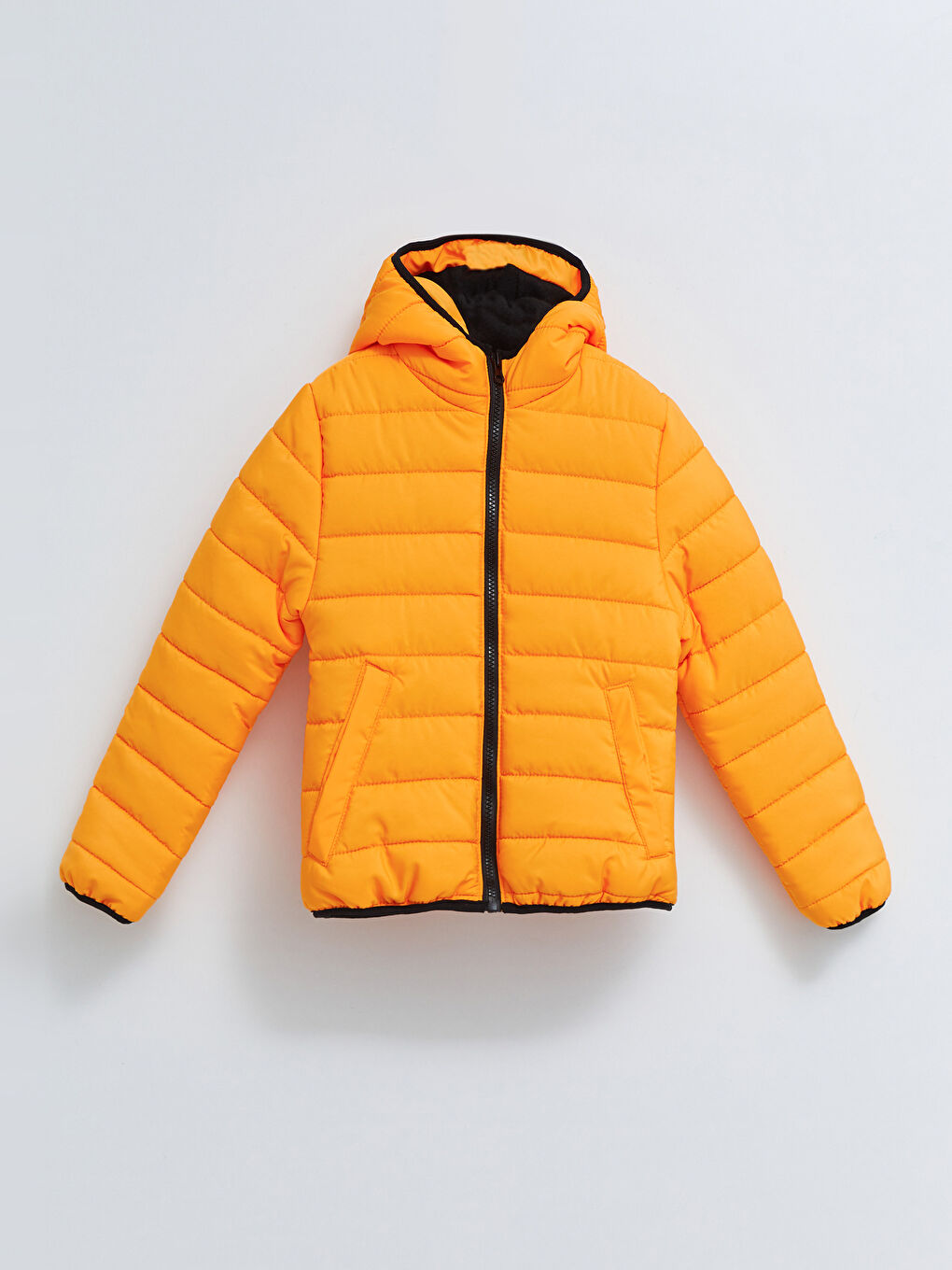 LCW Kids Kapüşonlu Basic Erkek Çocuk Şişme Mont -W26687Z4-CRK