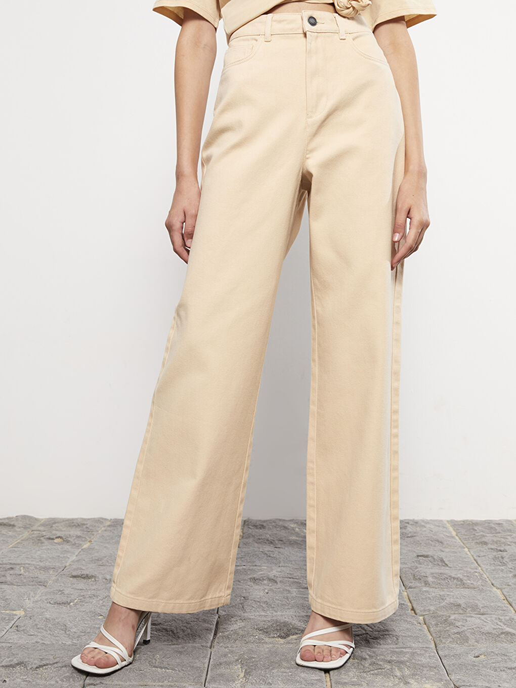 LCW Vision Standard Fit Regular Bell-Bottoms Gabardine Women's Trousers -W26709Z8-G1Y
