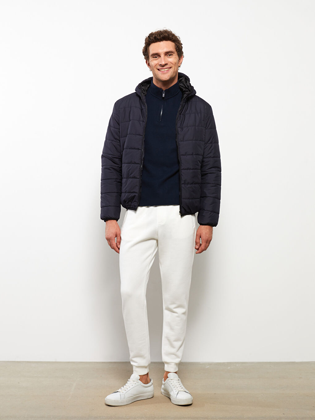 Lacivert Standart Kalıp Kapüşonlu Erkek Şişme Mont-1