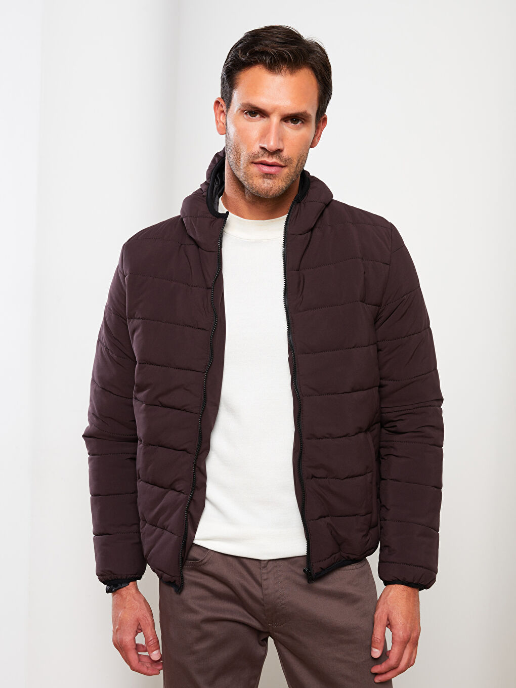 Mürdüm Standart Kalıp Kapüşonlu Erkek Şişme Mont