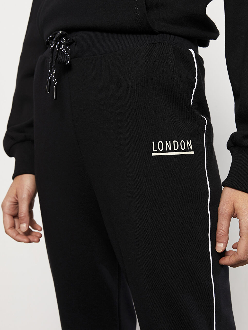 LCW Vision Bedruckte Jogginghose mit elastischem Bund für Damen -W26748Z8-RQN