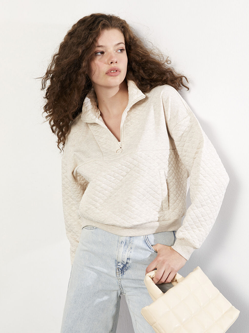 LCW Vision Dik Yaka Kendinden Desenli Uzun Kollu Kadın Sweatshirt -W26789Z8-L8T