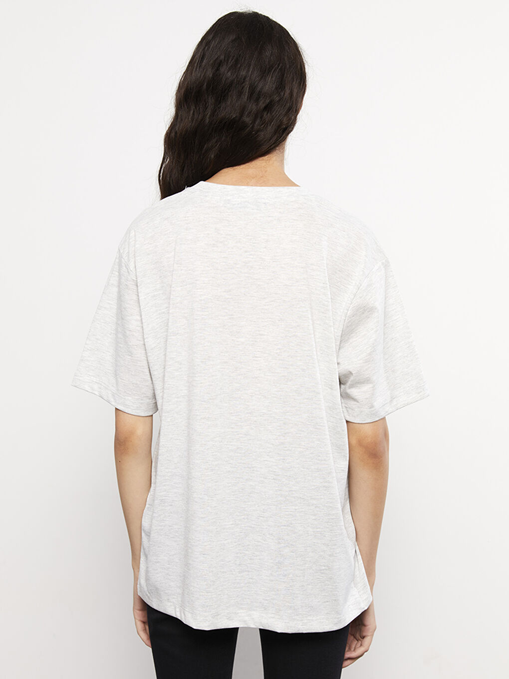 Gri Bisiklet Yaka Baskılı Kısa Kollu Kadın Tişört-5