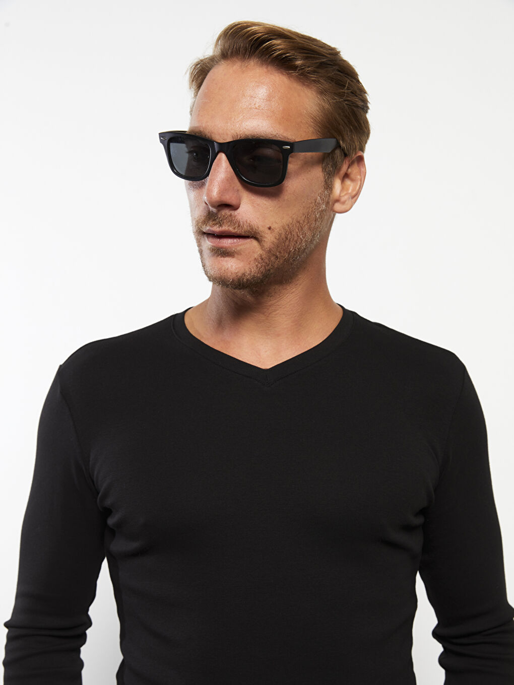 Siyah V Yaka Uzun Kollu Penye Erkek Tişört-2