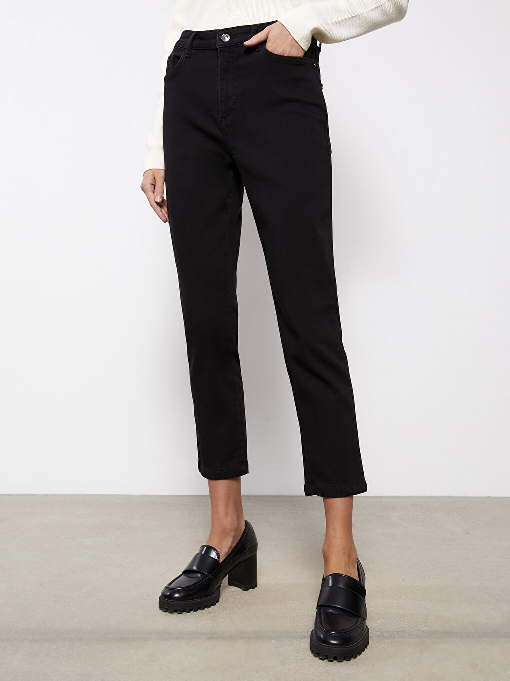 LCWAIKIKI Basic Damen Schlanke Passform Reguläre Denim-Hose -W27245Z8-J0F