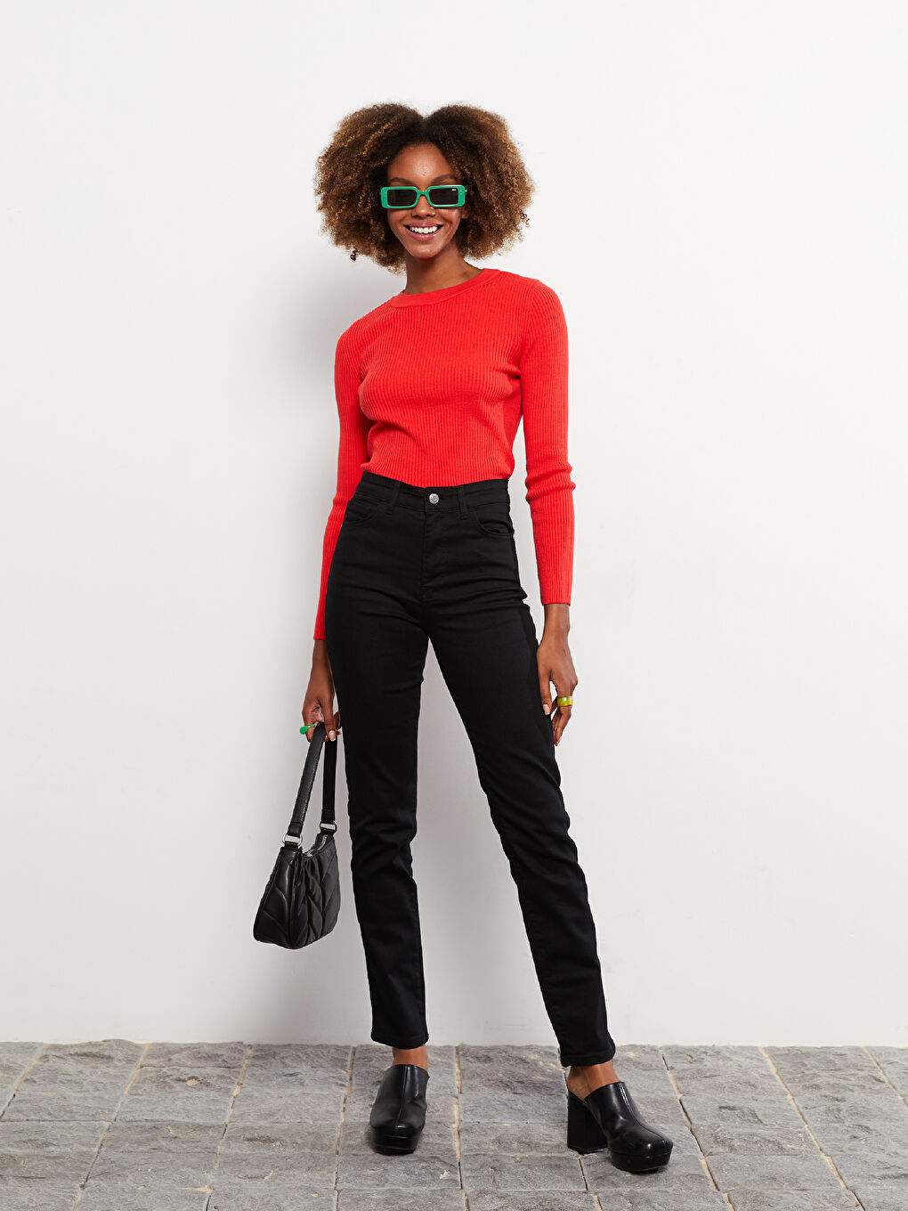 Siyah Yüksek Bel Slim Fit Düz Cep Detaylı Kadın Rodeo Jean Pantolon