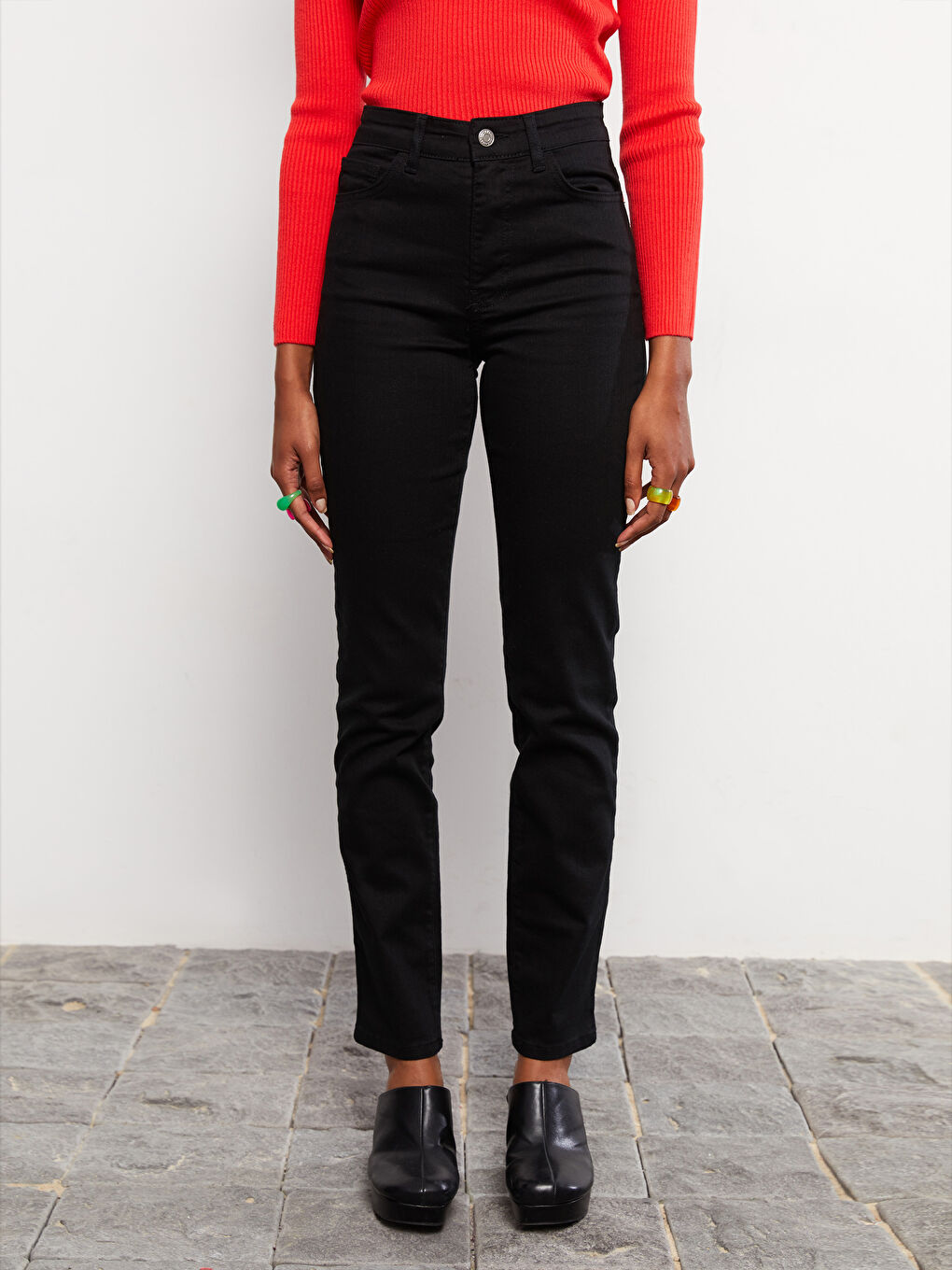 Siyah Yüksek Bel Slim Fit Düz Cep Detaylı Kadın Rodeo Jean Pantolon-3