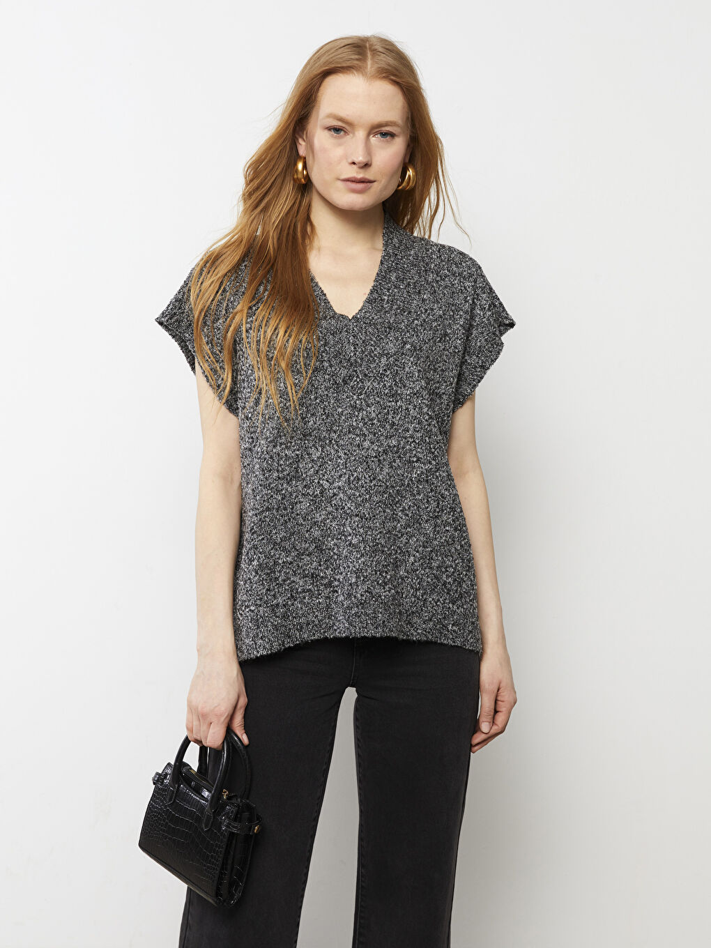 سترة فيست تريكو بياقة على شكل حرف V سادة للسيدات-1