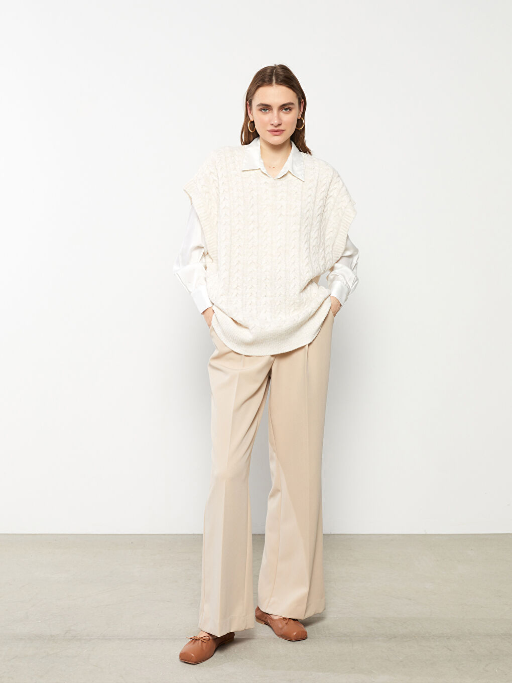 LCWAIKIKI Basic College Neck Self Patterned Women's Tricot Sweater -W27378Z8-R9J