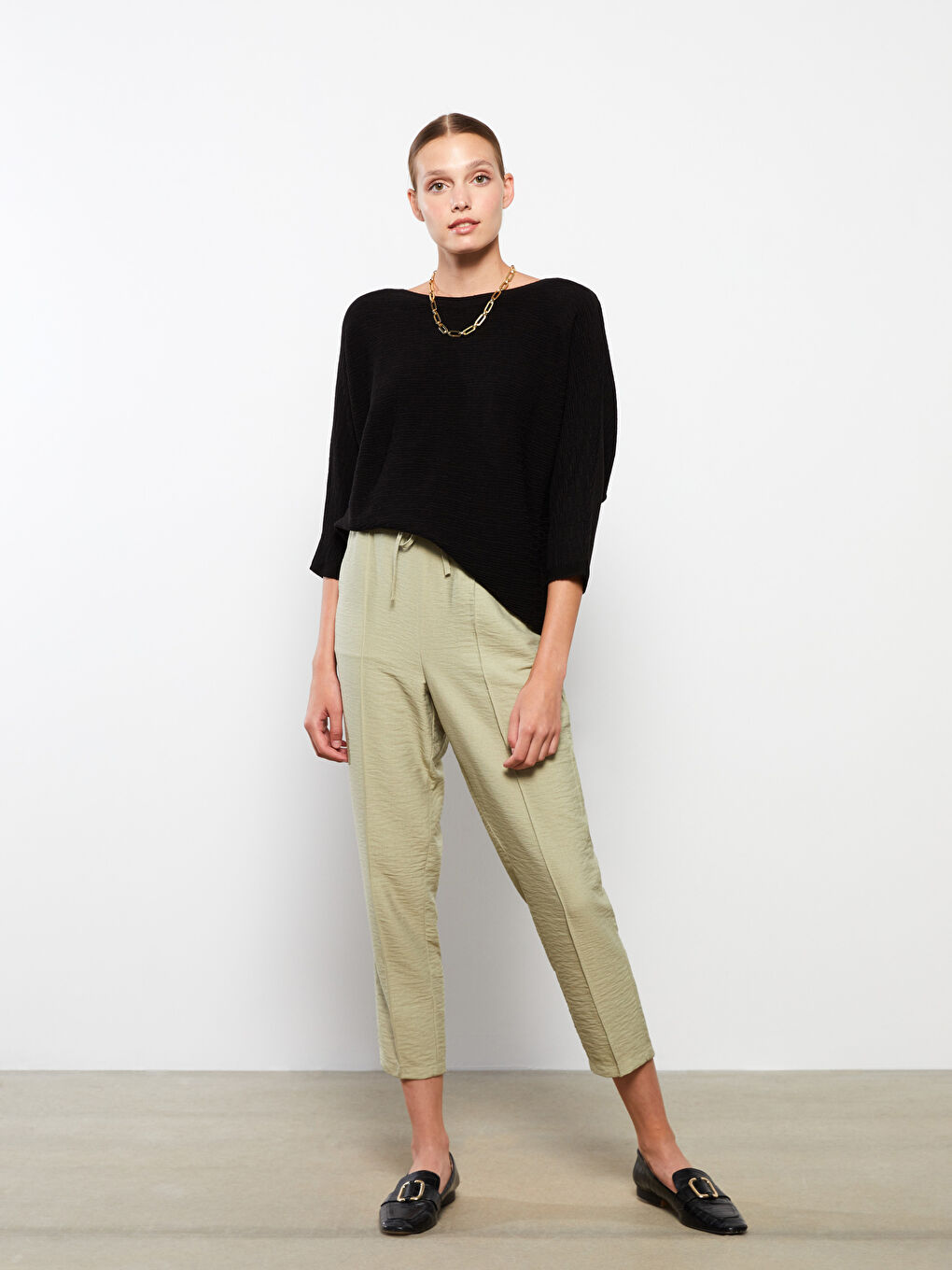 Siyah Kadın Kayık Yaka Düz Triko Kazak