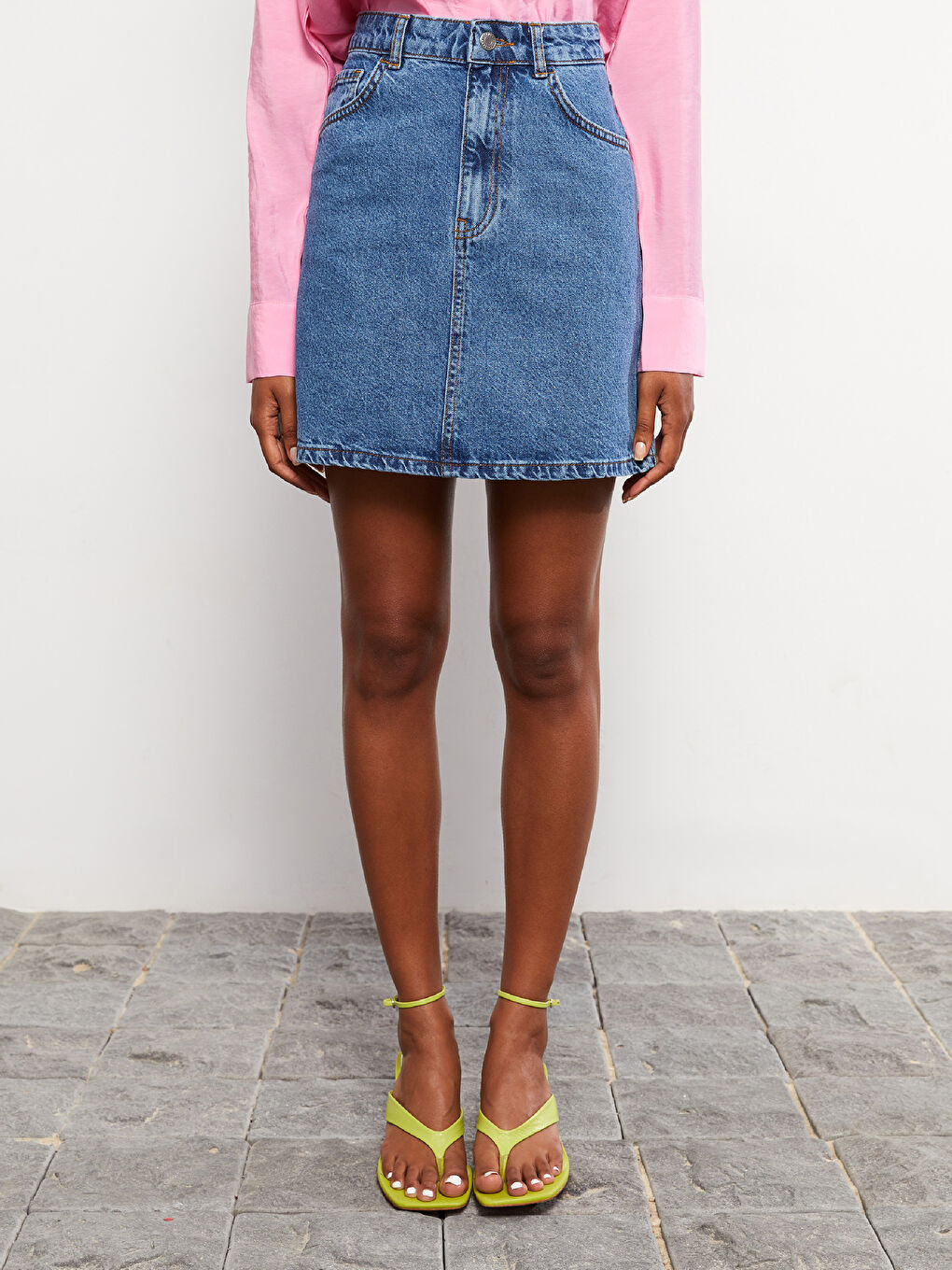 تنورة جينز عادية للسيدات-3