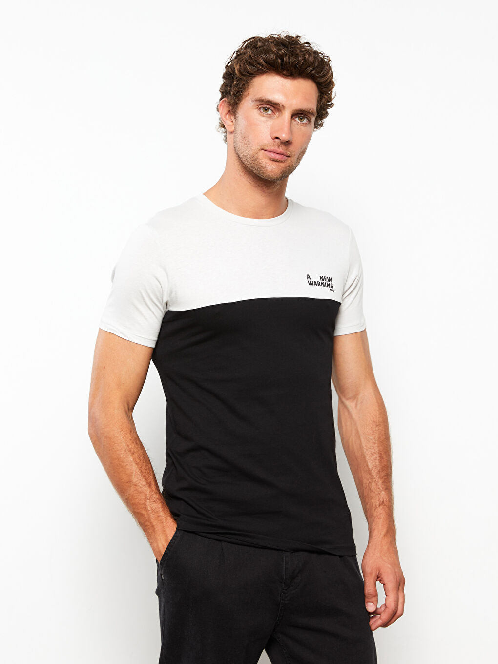 Siyah Bisiklet Yaka Kısa Kollu Renk Bloklu Penye Erkek Tişört-1