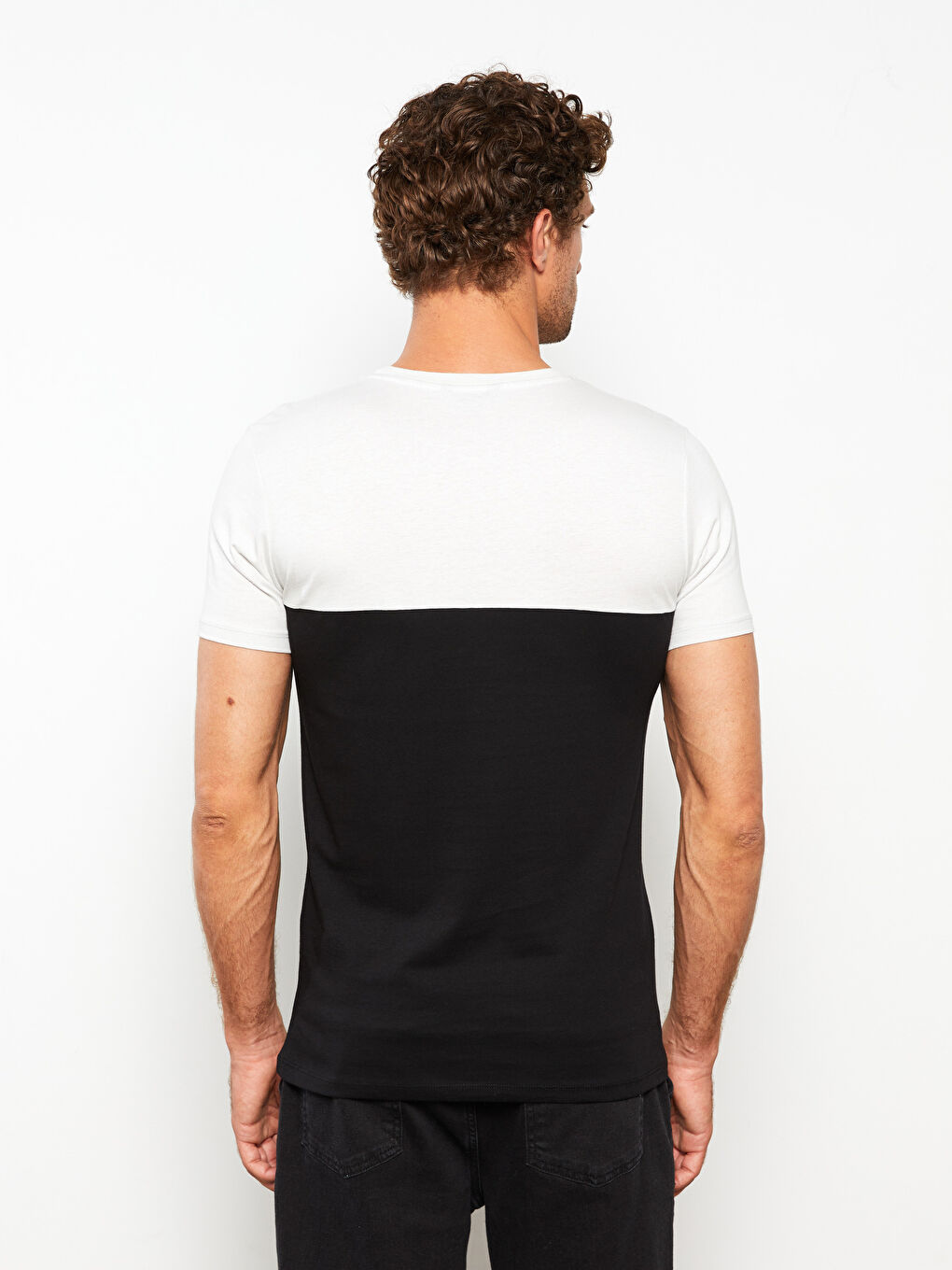 Siyah Bisiklet Yaka Kısa Kollu Renk Bloklu Penye Erkek Tişört-4