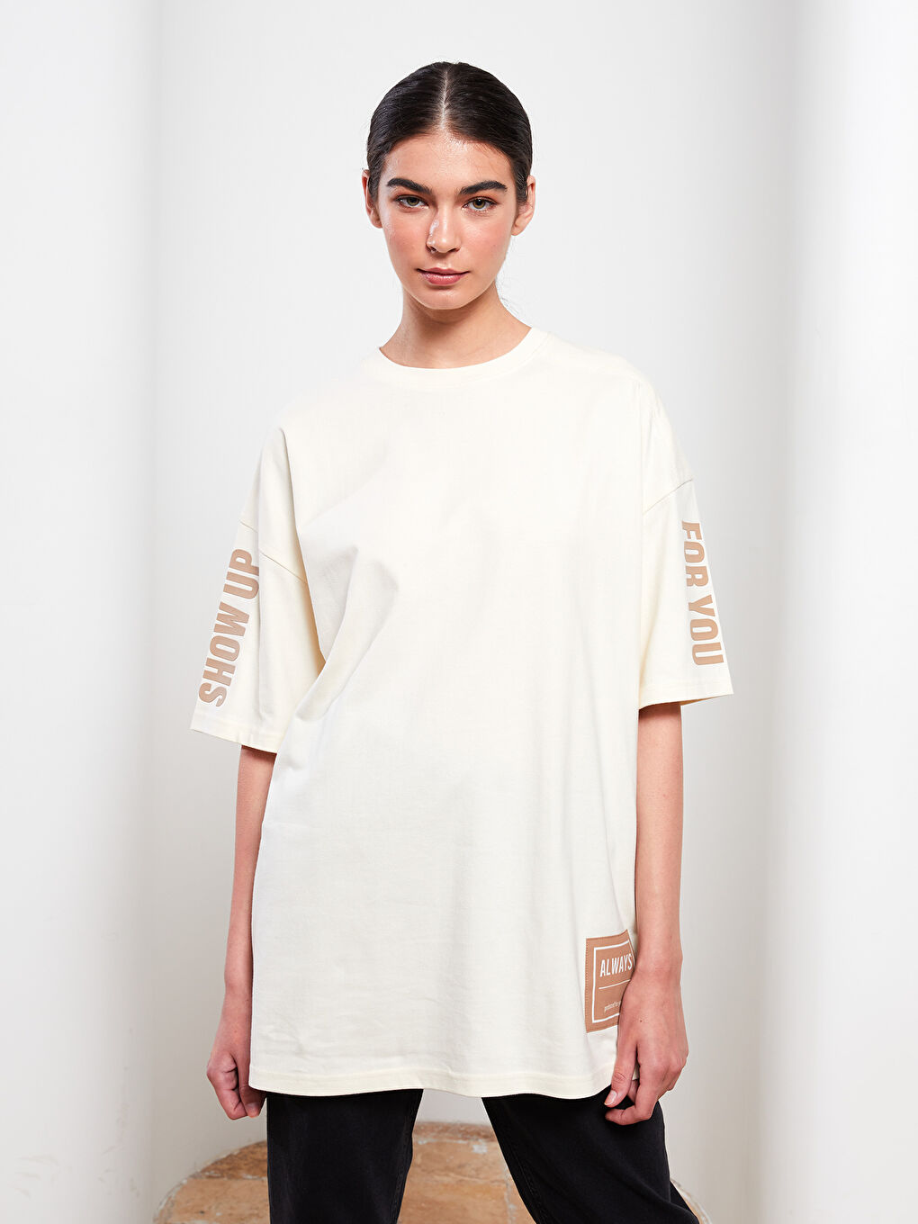 LCW Modest Bisiklet Yaka Baskılı Kısa Kollu Oversize Pamuklu Kadın Tunik -W27604Z8-FRC