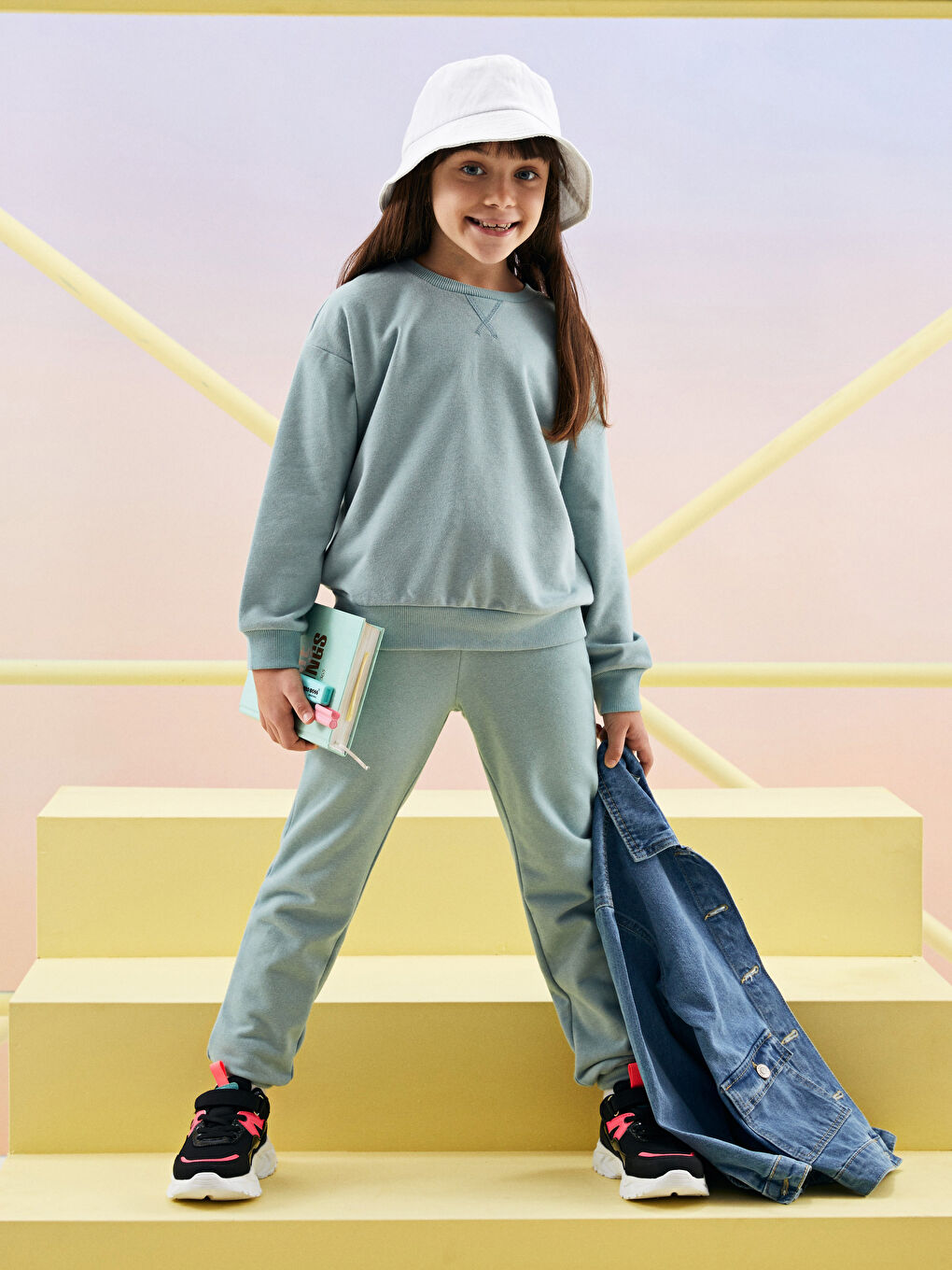 Қыздарға арналған баулы және жапсырмалы ілмек қалың табанды спорттық кроссовкалар