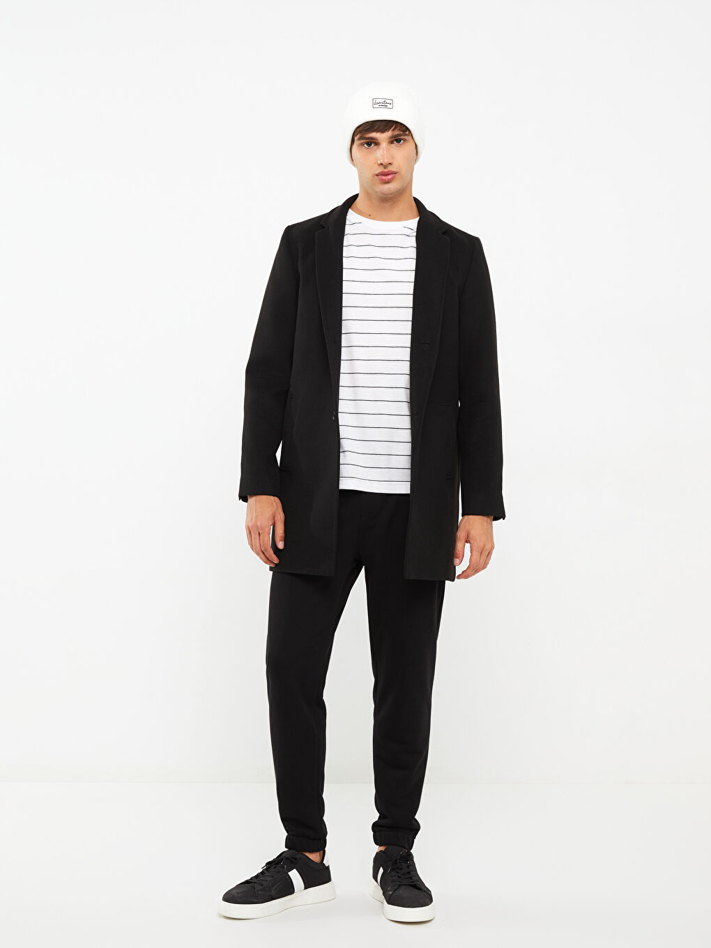 Siyah Standart Kalıp Dik Yaka Erkek Kaşe Kaban