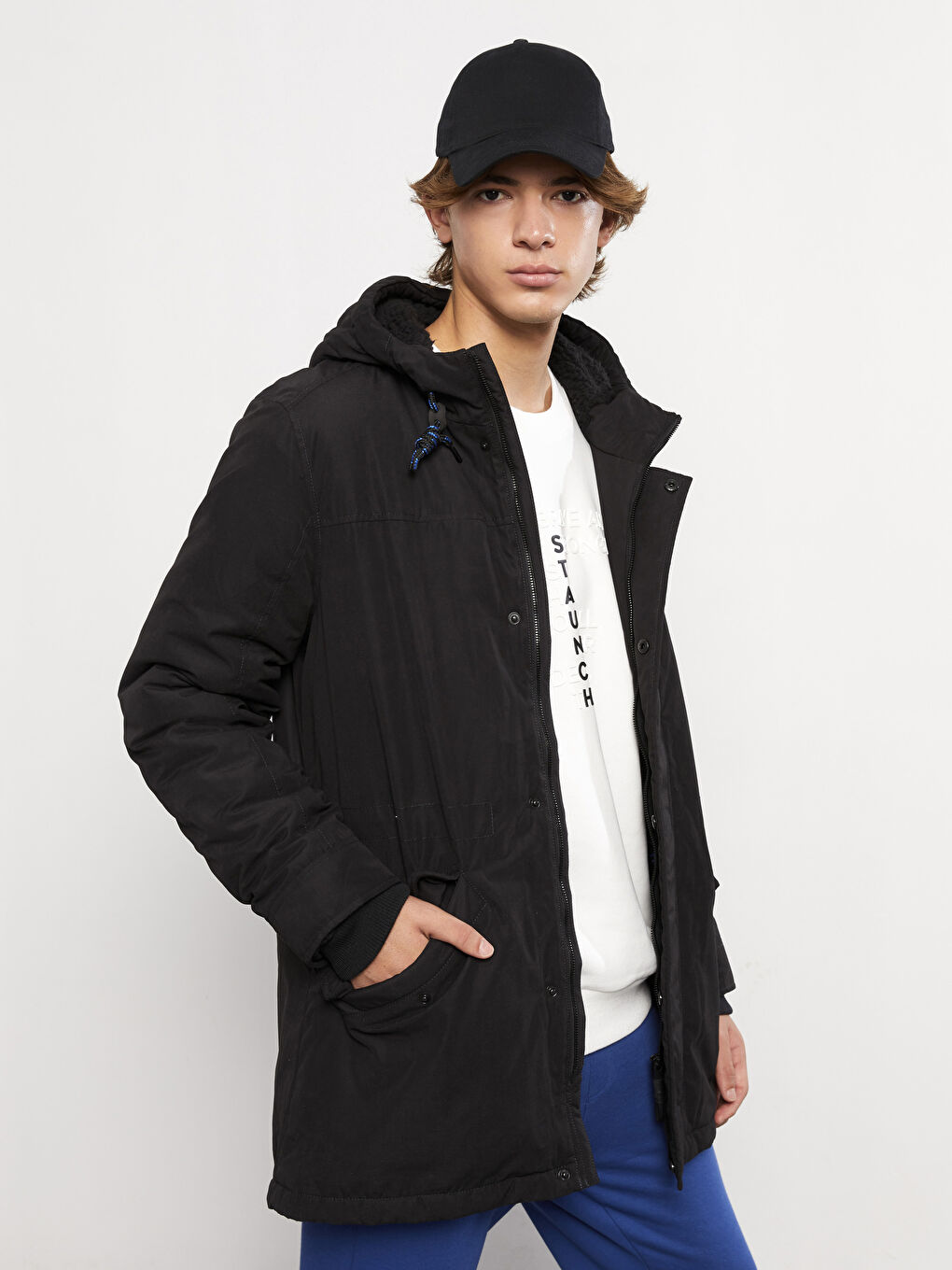 Siyah Standart Kalıp Kapüşonlu Erkek Parka-1